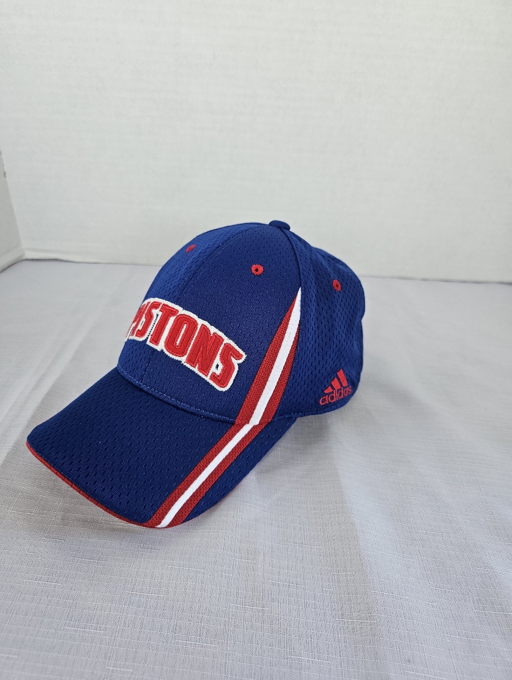 NBA Authentic Detroit Pistons Adidas Official Team Headwear Flexfit Hat Cap L/XL